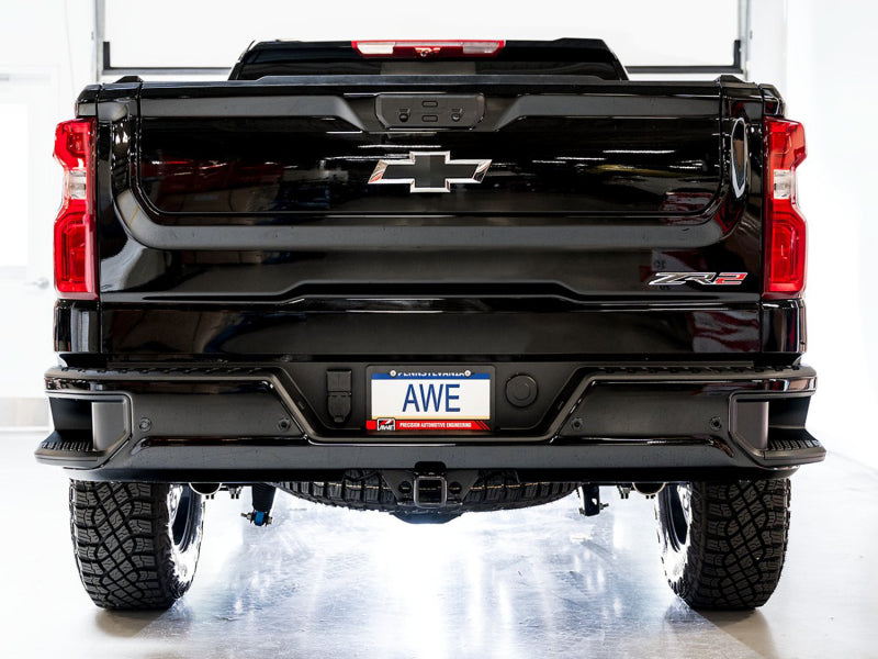 AWE Tuning 22-23 GMC Sierra 1500 AT4X 6.2L 0FG Catback Split Dual (pare-chocs plat) - Bashguard (sans embouts)