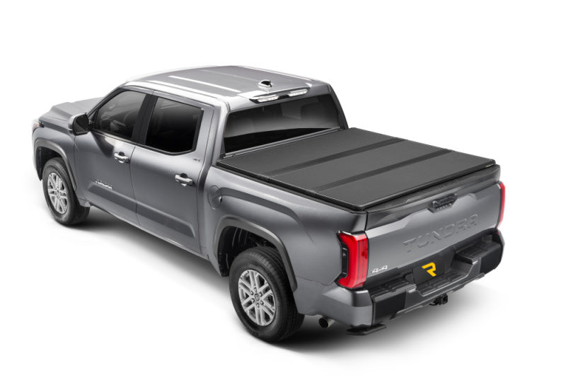 Extang 14-22 Toyota Tundra avec système de rails (caisse de 6 pi 7 po) ALX à pliage solide