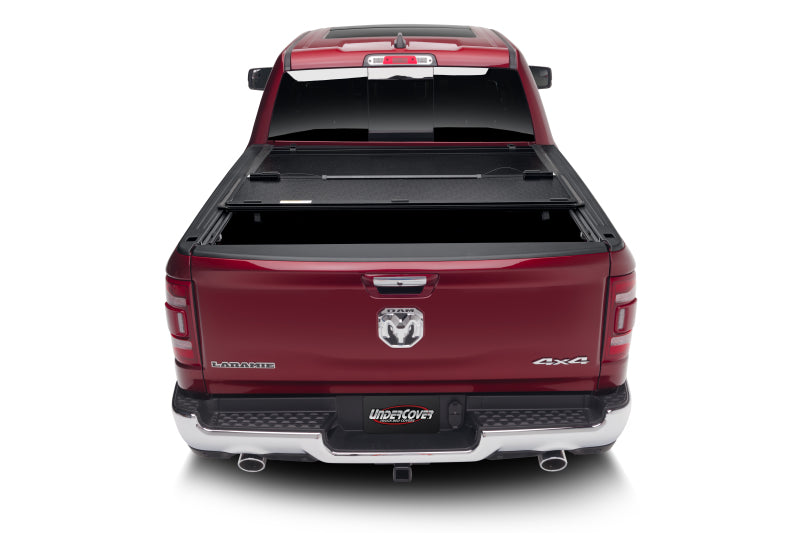 UnderCover 09-18 Ram 1500 (sans Rambox) (Classic 19-20) Housse de caisse flexible de 5,7 pieds