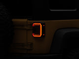 Feux arrière à LED Raxiom 07-18 Jeep Wrangler JK Axial Series - Boîtier noir (lentille fumée foncée)