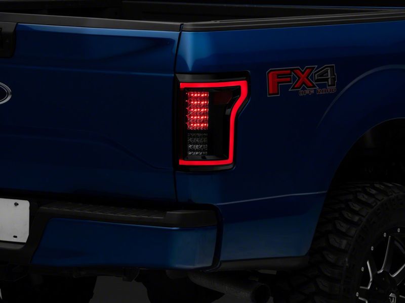 Feux arrière à LED Raxiom 15-17 Ford F-150 - Boîtier noir (lentille fumée)