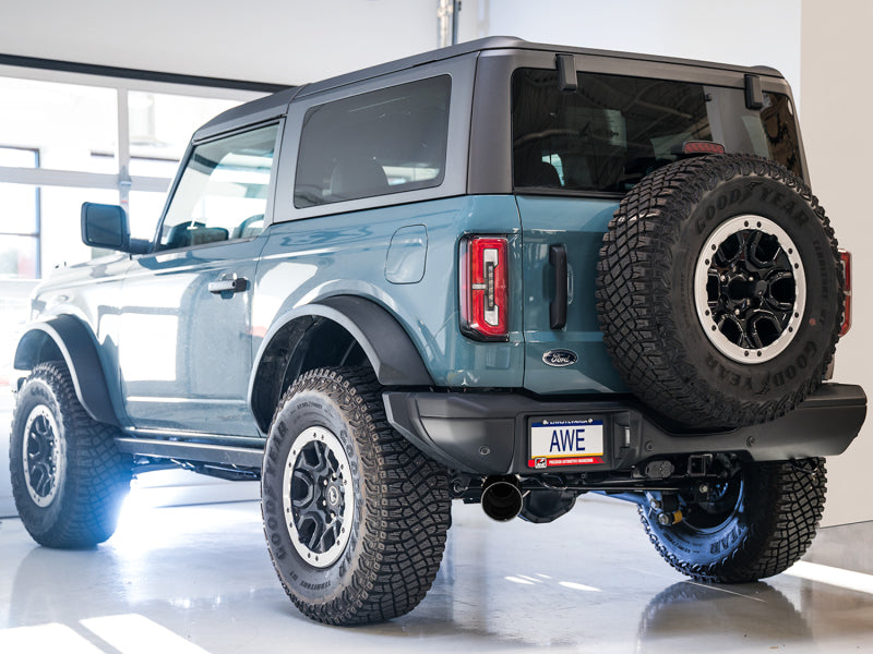 AWE Tuning 2021+ Ford Bronco 0FG Échappement arrière simple avec embout noir diamant et protection de bas de caisse