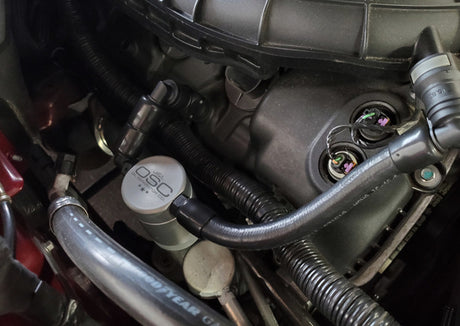 Séparateur d'huile côté passager J&amp;L 11-17 Ford Mustang V6 3.0 V2 - Anodisé transparent