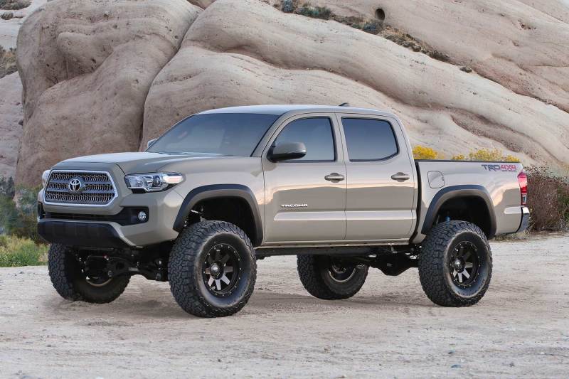 Fabtech 16-21 Toyota Tacoma 4/2WD 6 Lug Modèles uniquement 6 pouces Perf Sys avec Dlss 2.5C/O Resi et Rr Dlss Resi