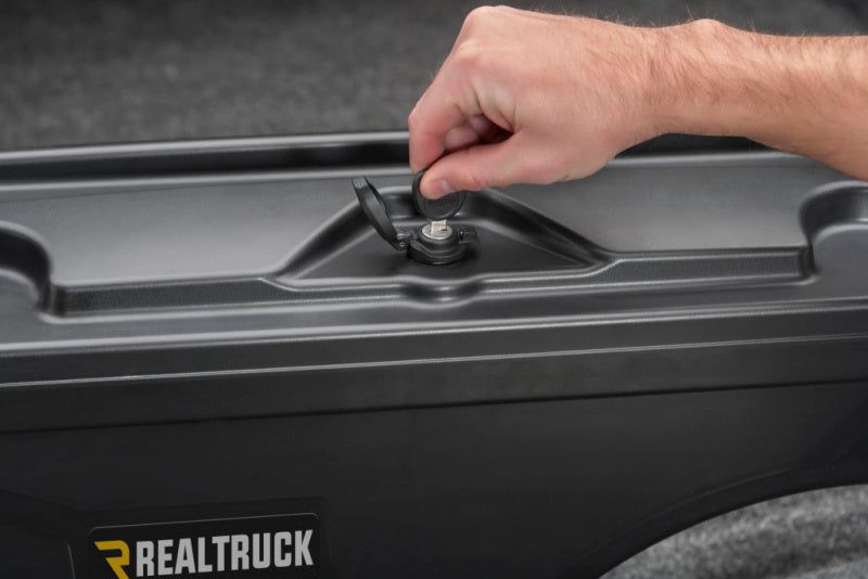 UnderCover 19-20 Chevy Silverado 1500 côté conducteur Swing Case - Noir lisse