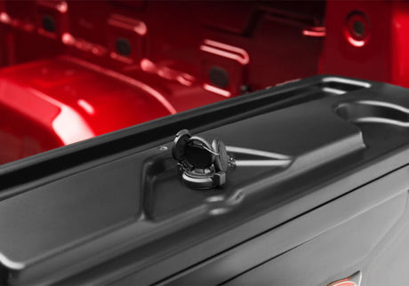 UnderCover 99-06 Chevy Silverado 1500-3500 HD (07 Classic) Boîtier pivotant côté passager - Noir lisse