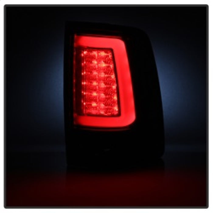 Feux arrière à DEL Spyder 13-14 Dodge Ram 1500 - Rouge transparent ALT-YD-DRAM13V2-LED-RC