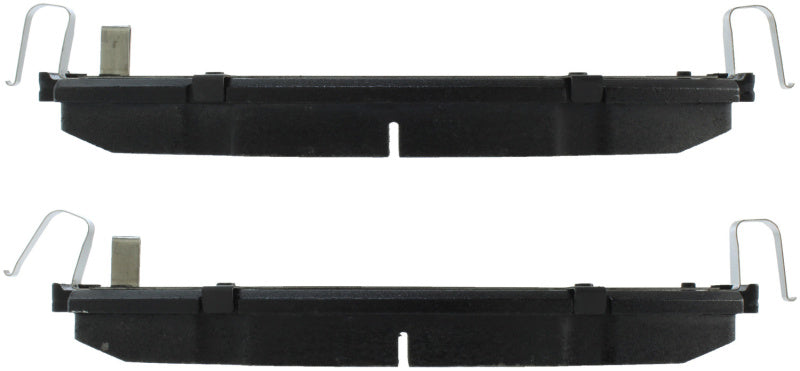 Plaquettes de frein sport StopTech avec cales et matériel - Avant