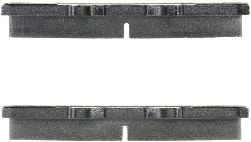 Plaquettes de frein sport StopTech avec cales et matériel - Avant