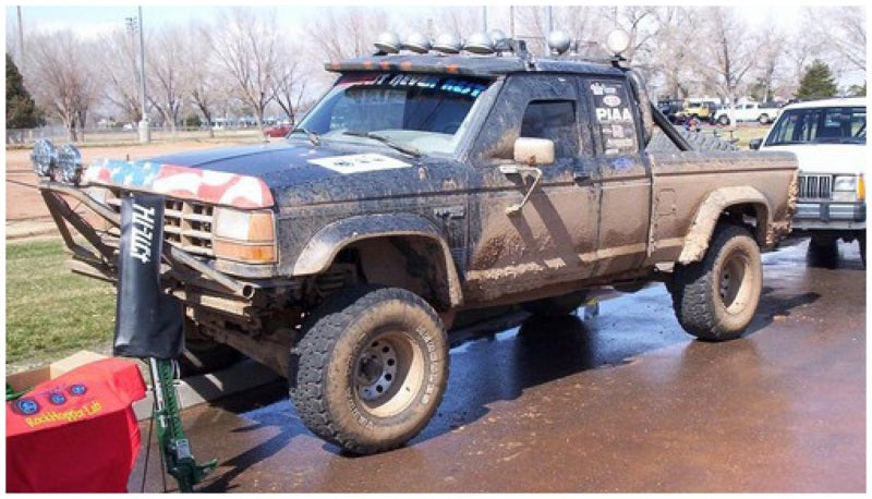 Élargisseurs de style découpé Bushwacker 84-88 Ford Bronco II 2 pièces - Noir