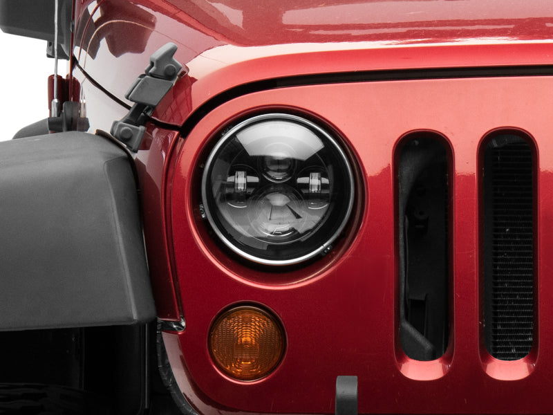 Phares à LED Daymaker de la série Axial Jeep Wrangler TJ/JK de Raxiom 97-18 - Boîtier noir (lentille transparente)