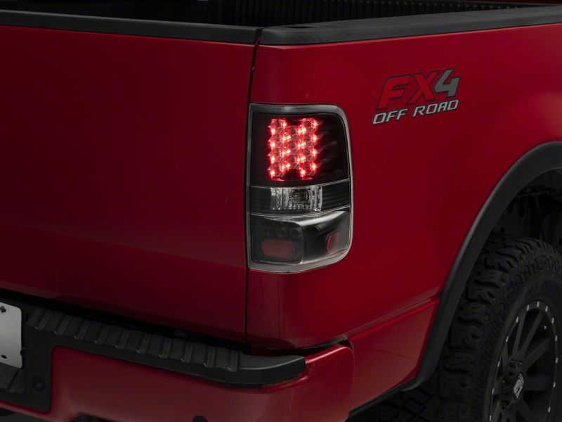 Feux arrière à LED Raxiom 04-08 Ford F-150 Styleside - Boîtier noir (lentille transparente)
