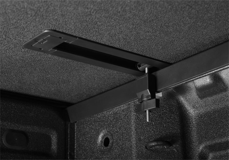 Extang 14-18 Chevy/GMC Silverado/Sierra 1500 (caisse de 6 pi 7 po) ALX à pliage solide