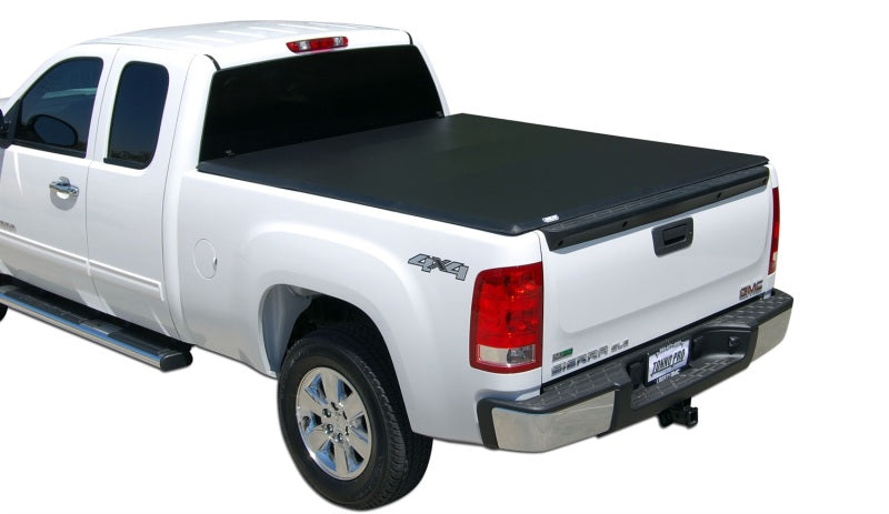 Tonno Pro 04-15 Nissan Titan 6,7 pieds (avec kit de chenilles utilitaires 42-498) Couvre-tonneau pliable en trois parties Tonno Fold