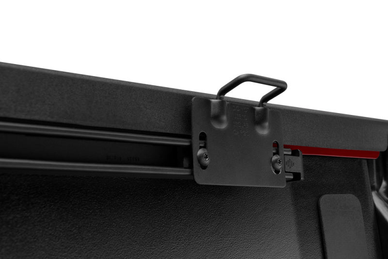 Extang 22-23 Toyota Tundra avec système de rails (caisse de 6 pieds 7 pouces) Trifecta ALX