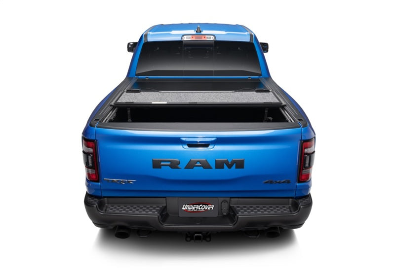 UnderCover 09-18 Ram 1500 (sans Rambox) (19+ Classic) Housse de caisse Ultra Flex de 5,7 pieds - Finition noir mat