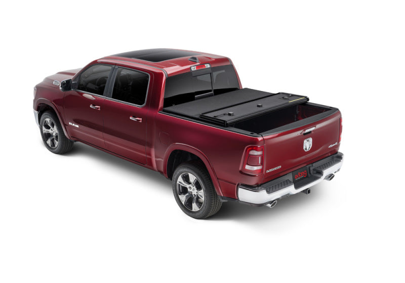 Extang 2019 Dodge Ram (nouveau style de carrosserie - 5 pieds 7 pouces) Solid Fold 2.0