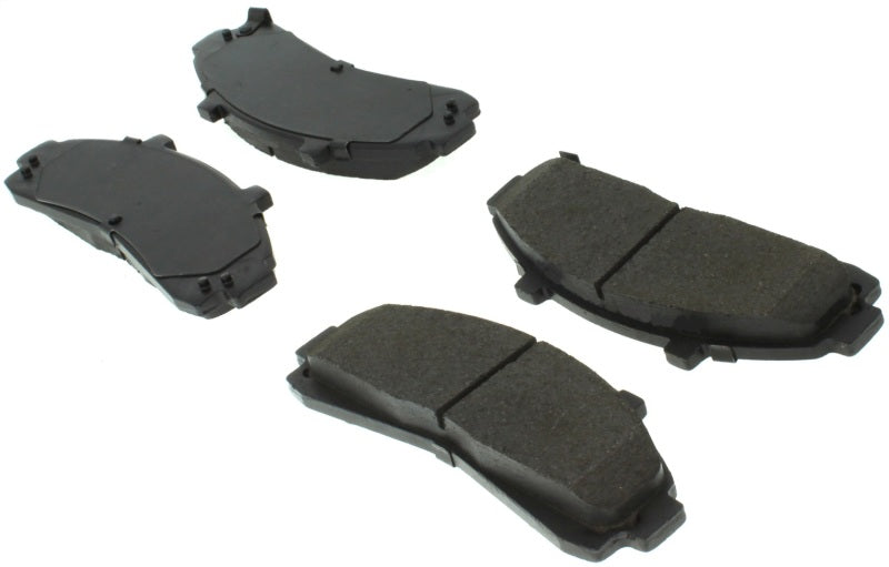 Plaquettes de frein sport StopTech avec cales et matériel - Avant