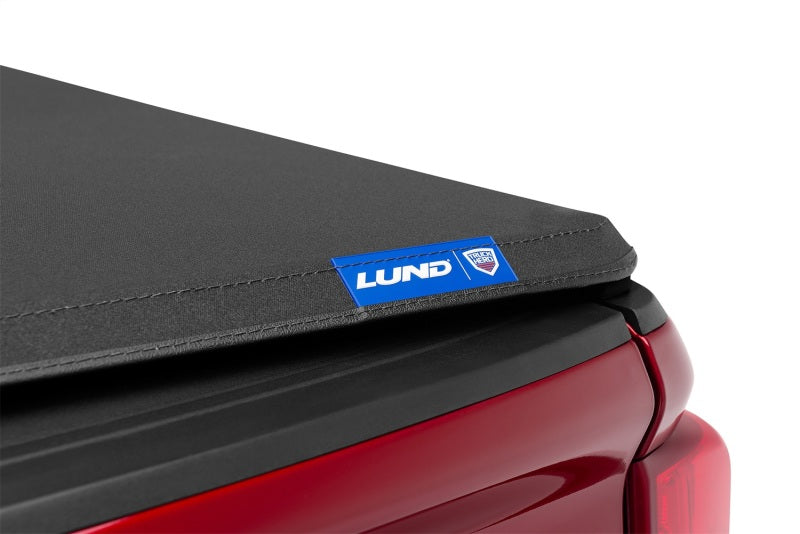 Lund 19-23 Chevrolet Silverado 1500 Genesis Elite à trois volets avec caisse de 6,5 pieds - Noir