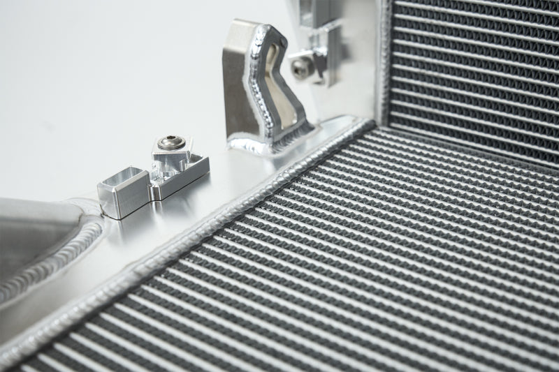 Système de refroidisseur intermédiaire haute performance CSF 2019+ Lamborghini Urus / 2020+ Audi RS Q8 / SQ8 / SQ7 - Brut