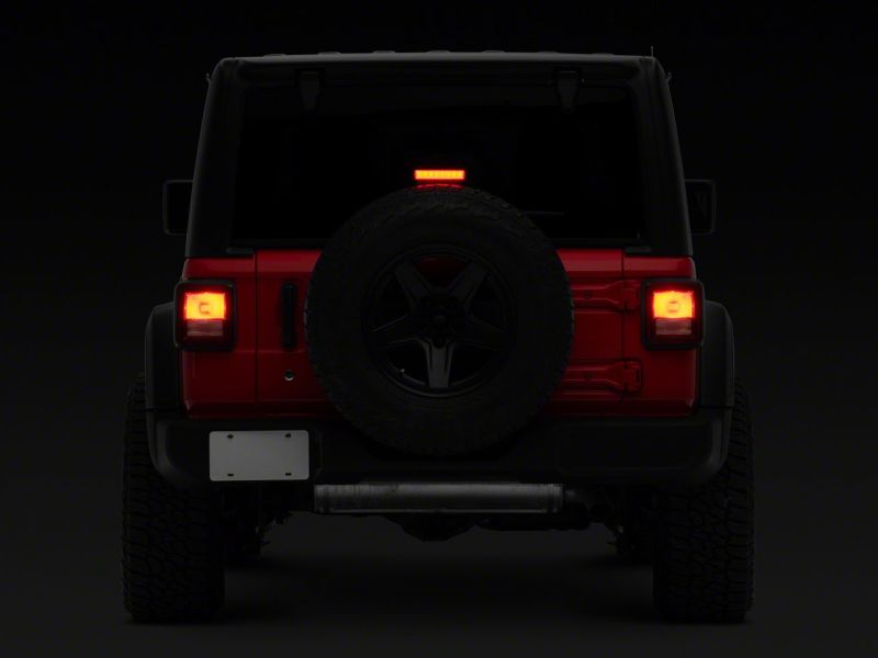 Feu stop LED Hyper Flash pour Jeep Wrangler JL Axial Series 18-23 de Raxiom - Rouge