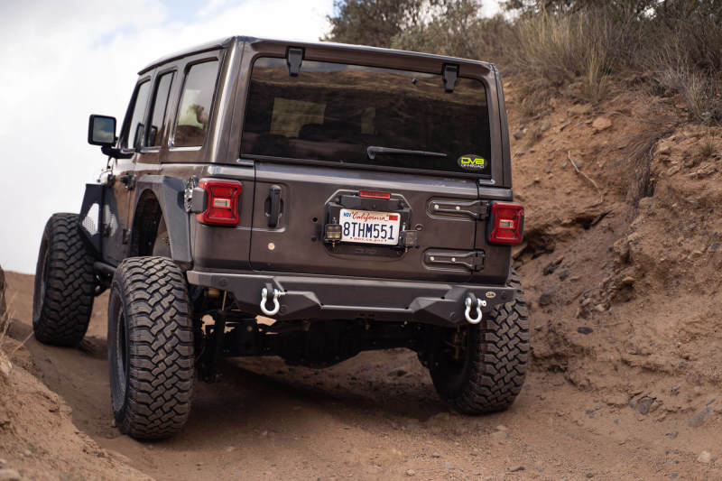 Kit de suppression de roue de secours DV8 Offroad 18-22 Jeep Wrangler JL avec supports d'éclairage