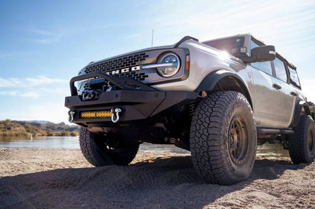Pare-chocs avant modulaire DV8 Offroad 2021+ Ford Bronco compatible avec treuil et supports de feux auxiliaires