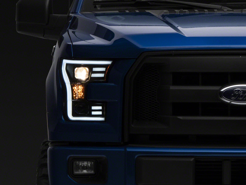 Phares de projecteur Raxiom 15-17 Ford F-150 G3 avec accent LED - Boîtier noir (lentille transparente)