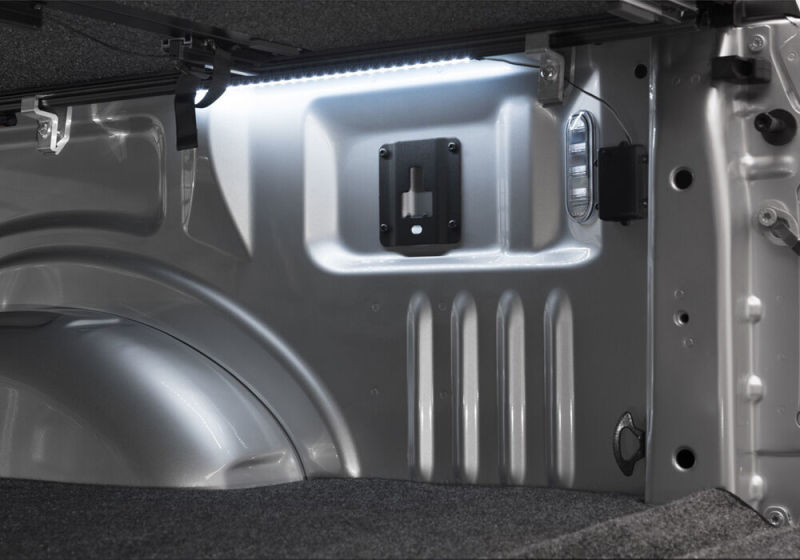 Housse de caisse UnderCover 15-20 pour Ford F-150 5,5 pieds Ultra Flex - Finition noir mat