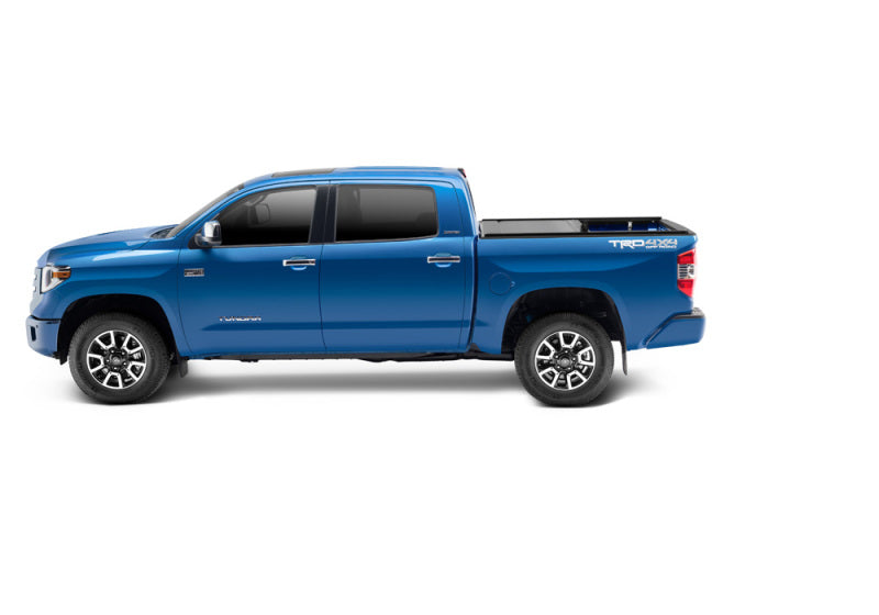 Housse de caisse RetraxONE XR pour Toyota Tundra 2022+ (caisse de 5,7 pieds avec système de rails de pont)