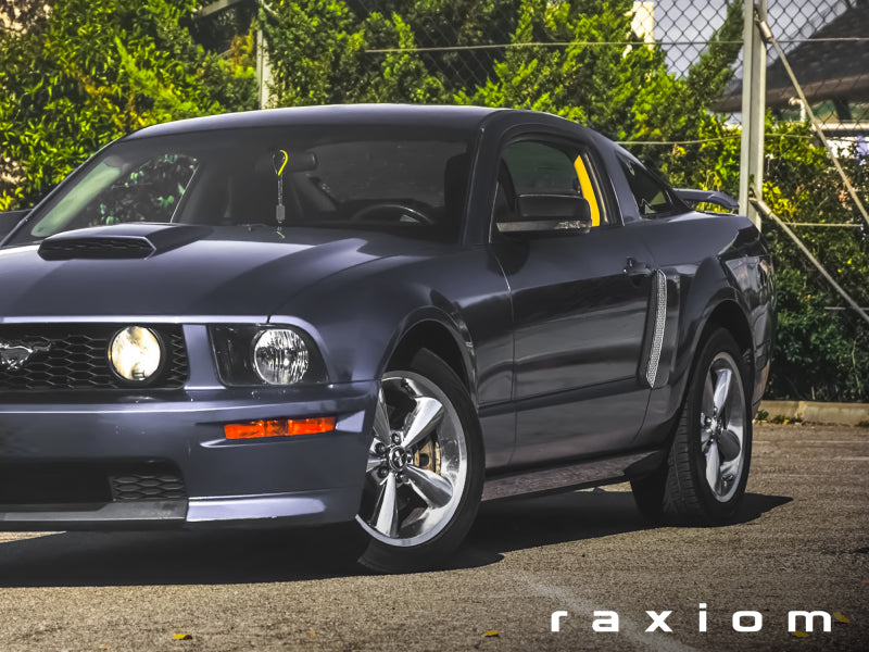 Rétroviseurs latéraux directionnels Raxiom pour Ford Mustang 05-09