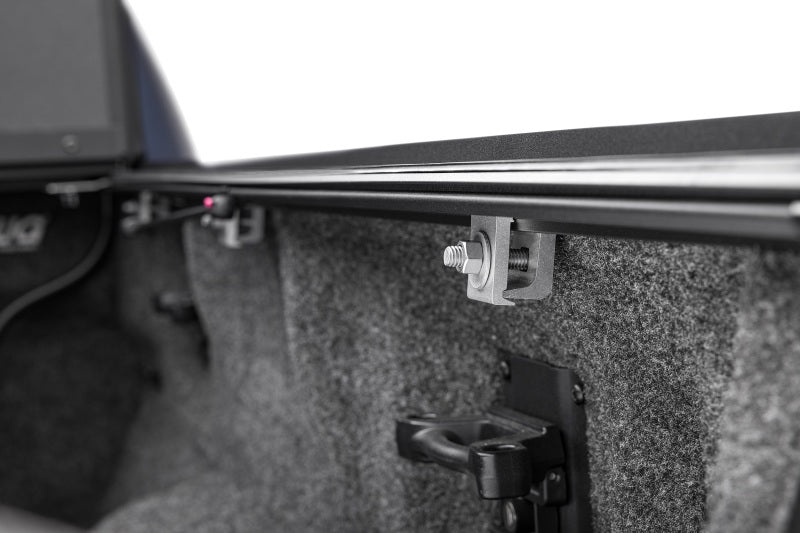 Extang 22-23 Toyota Tundra (avec/sans système de rails) 5,6 pi. Bed Endure ALX