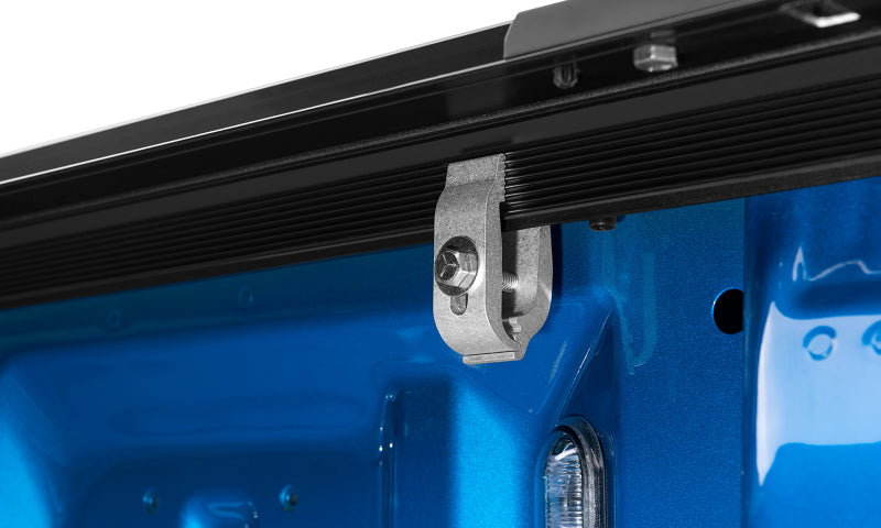 Lund 05-17 Nissan Frontier (caisse de 5 pieds sans chenille utilitaire) Genesis Elite Roll Up Tonneau Cover - Noir