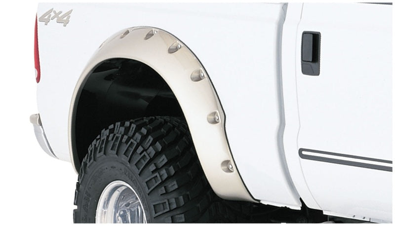 Élargisseurs de style découpés Bushwacker 99-10 Ford F-250 Super Duty Styleside 2 pièces 81,0 po - Noir