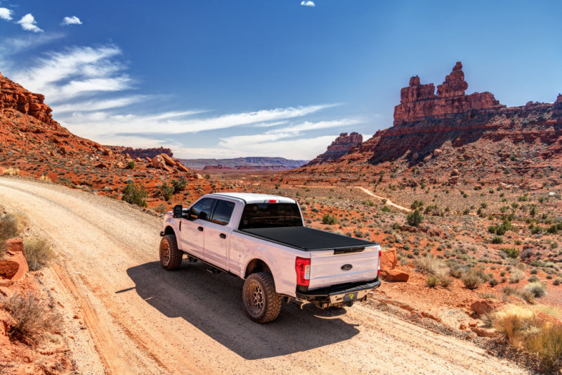 Couvre-caisse Truxedo 2022 Toyota Tundra 5 pi 6 po Sentry CT (sans système de rail de pont)