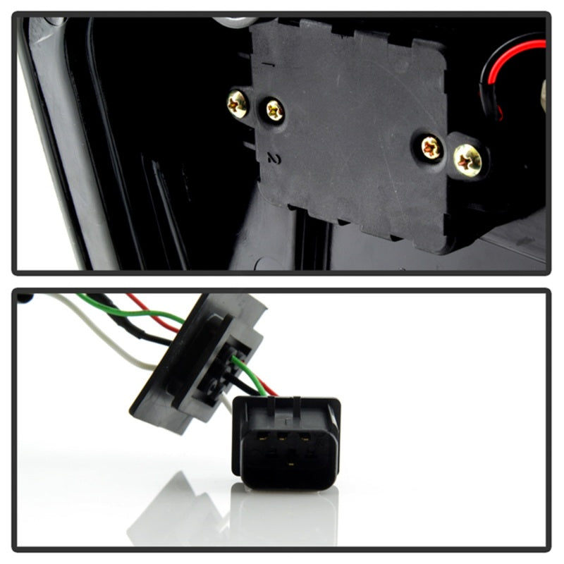 Feux arrière à LED Spyder Chrysler 300 05-07 V2 - Rouge transparent ALT-YD-CHR305V2-LED-RC