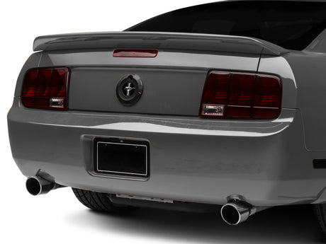 Feux arrière Raxiom 05-09 Ford Mustang - Boîtier noir (lentille fumée)