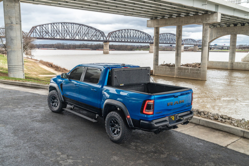 UnderCover 19-23 Ram 1500 (ne convient pas au Rambox) Lit de 5,7 pieds avec housse de lit MFTG Ultra Flex