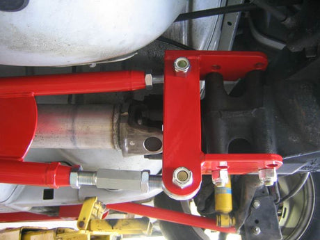 Bras de couple réglable monté sur la transmission GM F-Body UMI Performance 82-02