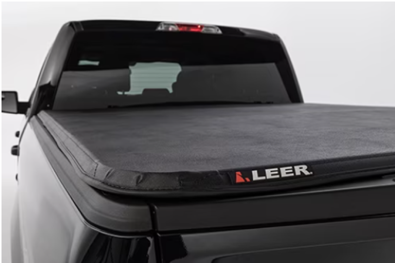 LEER 2019+ Dodge Ram LATITUDE Nouveau style 5 pieds 7 pouces Tonneau Cover - Lit court pleine grandeur pliable