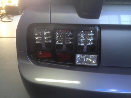 Feux arrière à LED Spyder Ford Mustang 05-09 Noir ALT-YD-FM05-LED-BK