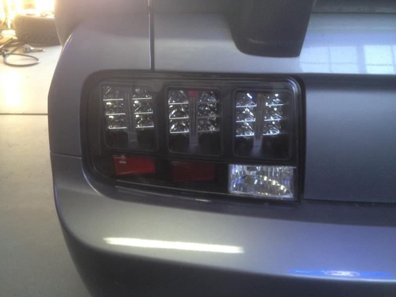 Feux arrière à LED Spyder Ford Mustang 05-09 Noir ALT-YD-FM05-LED-BK
