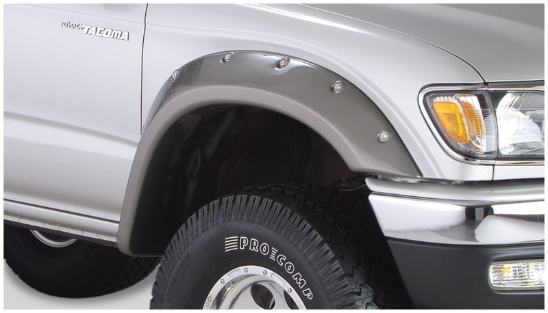 Bushwacker 95-04 Toyota Tacoma Fleetside Style Flares 4 pièces 74,5 pouces avec 4 roues motrices uniquement - Noir