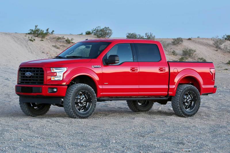 Système de base Fabtech 15-20 Ford F150 2WD 4 pouces avec Stealth arrière
