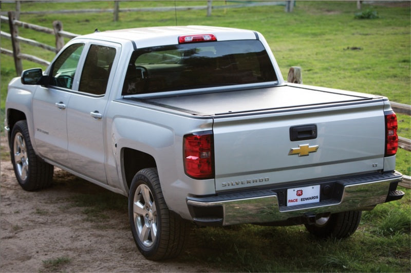 Dodge Ram 1500 Crew Cab 2019 de Pace Edwards avec caisse de 5 pi 6 po et JackRabbit - Finition mate