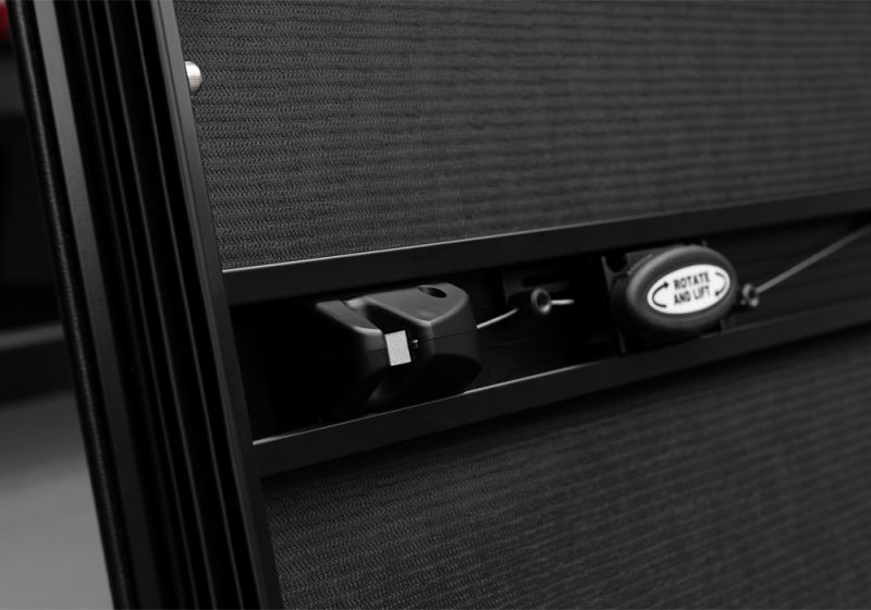 Extang 2023+ Chevy/GMC Colorado/Canyon Trifecta ALX avec caisse de 5 pieds