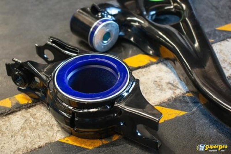 Ensemble de bras de suspension inférieurs avant SuperPro 2016 Honda Civic EX avec bagues