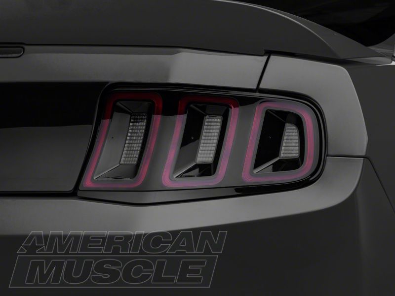 Garniture de conversion de feu arrière Raxiom 10-12 pour Ford Mustang