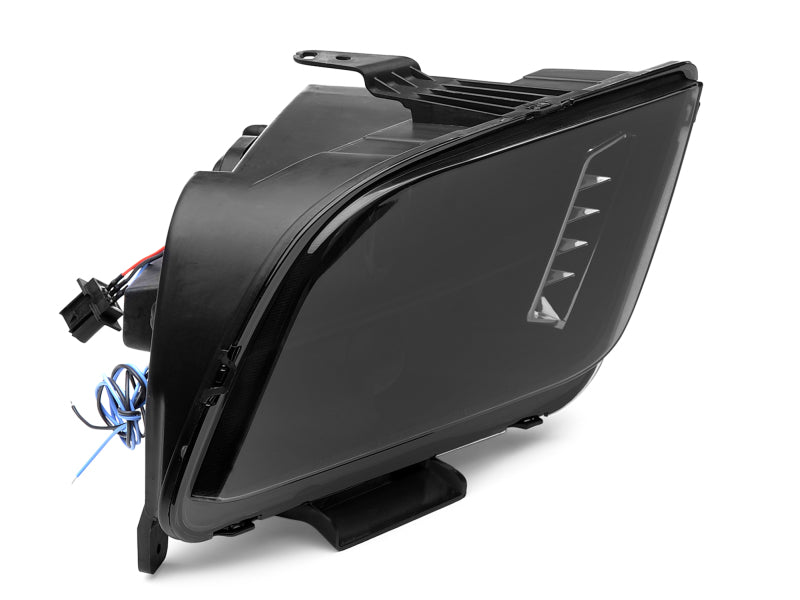 Phares avant à DEL halogènes Raxiom 05-09 Ford Mustang avec projecteurs halogènes - Hsng noir (lentilles fumées excluant GT500)