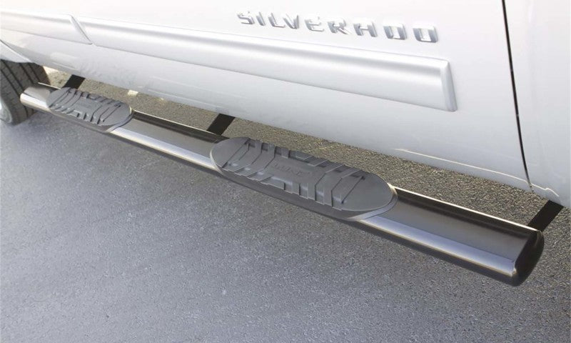 Barres de protection ovales droites SS de 5 po pour Chevrolet Silverado 1500 Double Cab 2019 de Lund - Acier inoxydable poli